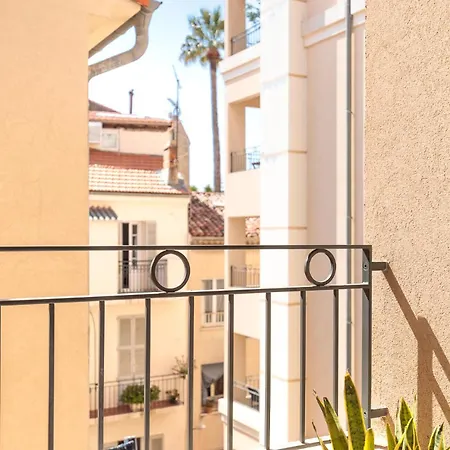10 Rue De La Rampe Апартаменты Канны