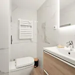 10 Rue De La Rampe * Cannes