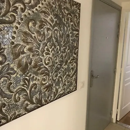 10 Rue De La Rampe Apartment