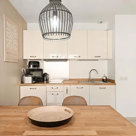 10 Rue De La Rampe شقة *